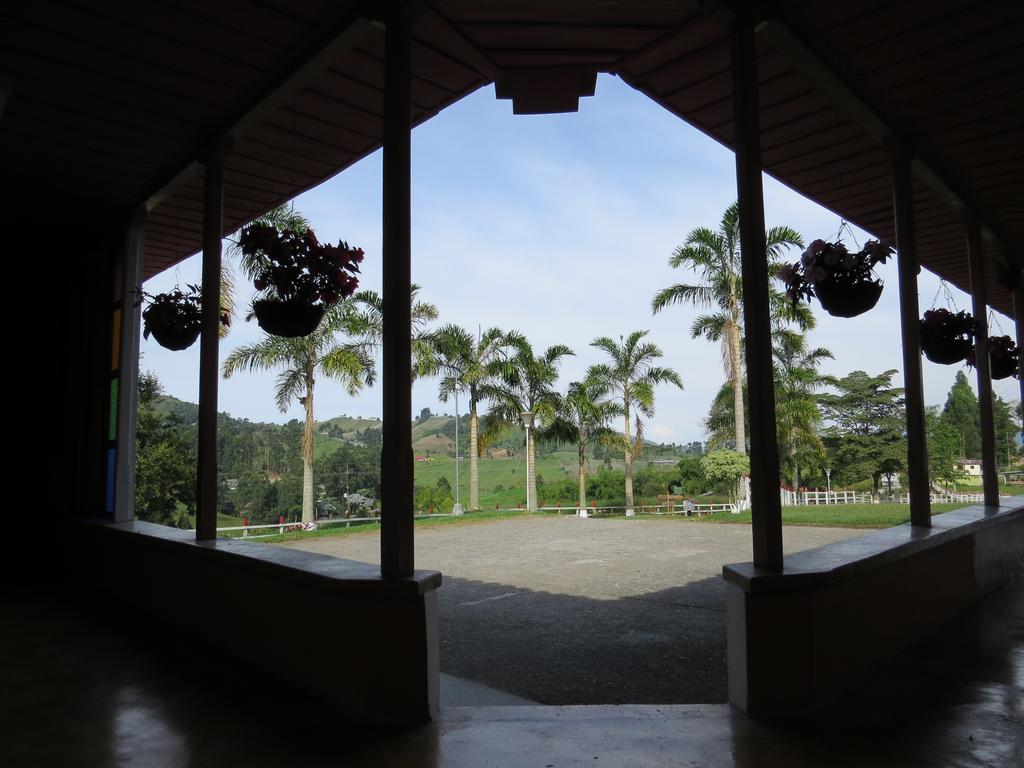 Finca Recreacional Marcelandia ซานตาโรซา เดกาบัล ภายนอก รูปภาพ