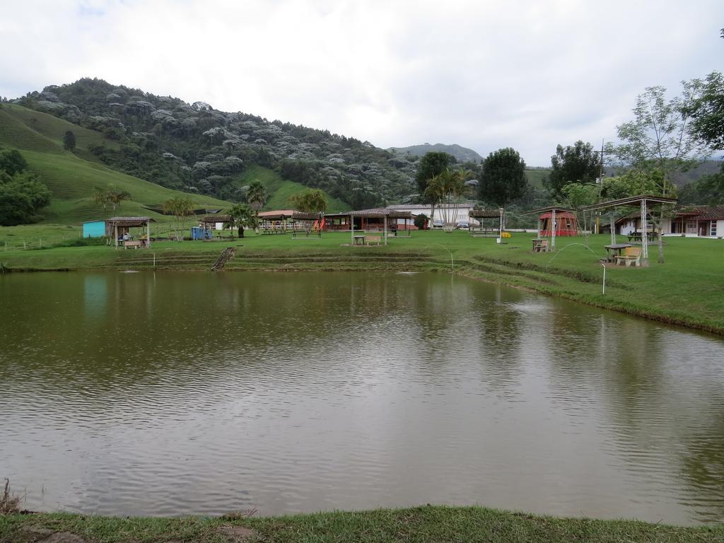 Finca Recreacional Marcelandia ซานตาโรซา เดกาบัล ภายนอก รูปภาพ